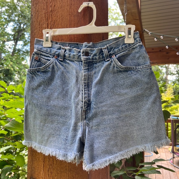 Vintage Levi's High Waisted Short - Picture 1 of 2